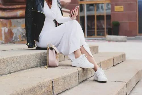 comfortable walking shoes